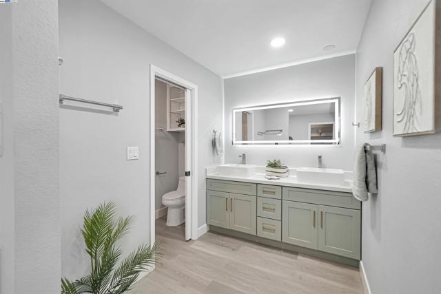 Image 39 of 55 For 26937 Hayward Blvd  217