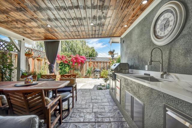163 Roxbury, Santa Clara CA: https://media.crmls.org/mediaz/37295a79-7a6a-4c93-88a2-2a6efbfb118e.jpg