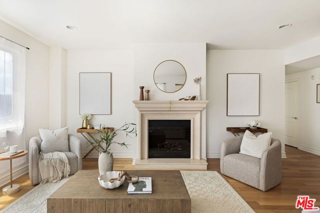325 Arnaz Drive, Los Angeles CA: https://media.crmls.org/mediaz/372a1613-f663-4453-9fd6-3e39e6d04675.jpg