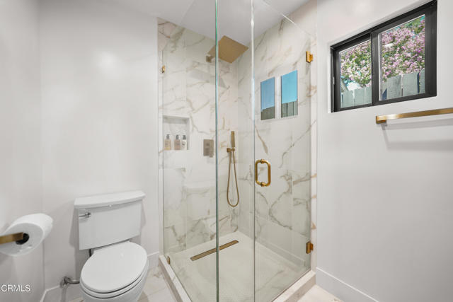 9518 Forbes Avenue, Northridge CA: https://media.crmls.org/mediaz/372a254e-433c-4ad6-9fa3-5fdd9dd4a221.jpg
