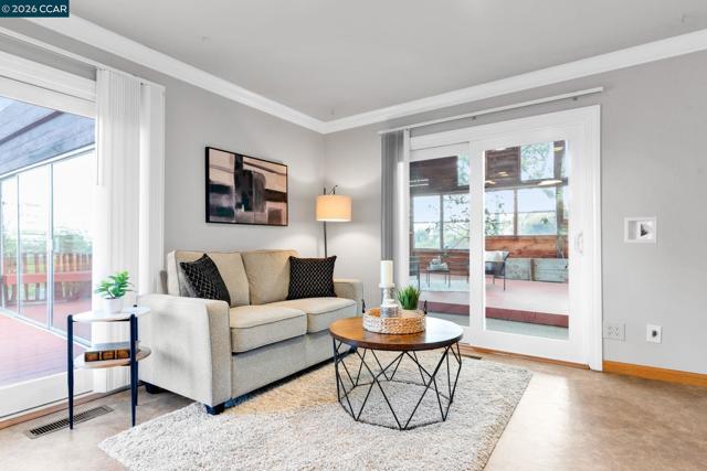 Image 22 of 49 For 2081 Essenay Ave