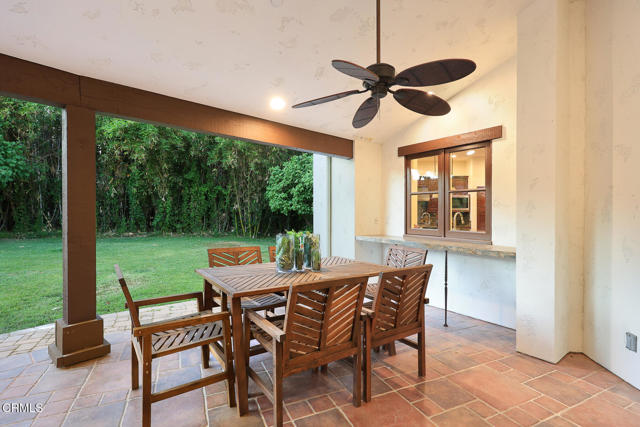 1533 Rancho Avenue, Glendale CA: https://media.crmls.org/mediaz/372bca34-cdec-409b-a564-b3edca064239.jpg