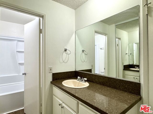 15425 Sherman Way, Van Nuys CA: https://media.crmls.org/mediaz/372c8979-809e-4ff6-87ae-1b7c5c0ea484.jpg