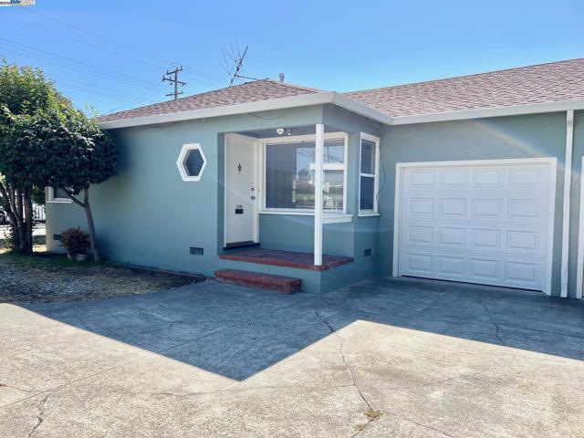 3594 Somerset Ave, Castro Valley CA: https://media.crmls.org/mediaz/372cf808-2bde-45b7-8d53-5387c736a5e8.jpg