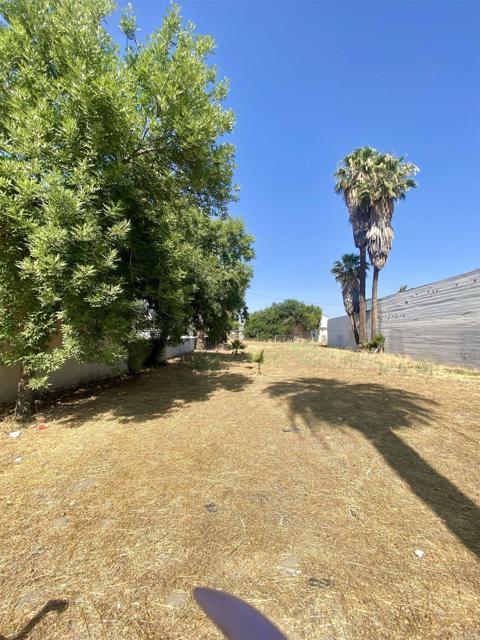 Detail Gallery Image 4 of 6 For 840 N E Street, San Bernardino,  CA 92410 - – Beds | – Baths
