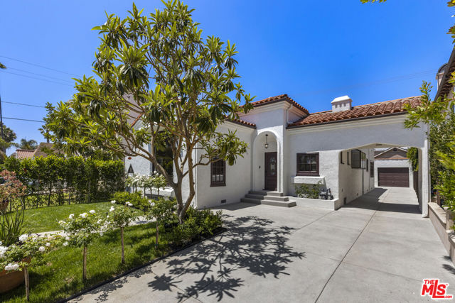 8607 Clifton Way, Beverly Hills CA: https://media.crmls.org/mediaz/372ed7e7-2b00-48d7-8eb3-93443b79b96d.jpg