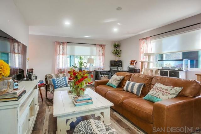 2035 Camino Cantera, Vista CA: https://media.crmls.org/mediaz/372f0e38-2439-4132-a7e8-4bfd3b537c38.jpg