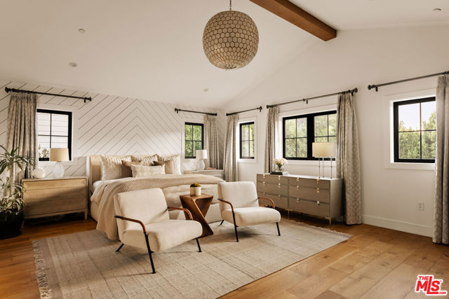 4447 Farmdale Avenue, Studio City CA: https://media.crmls.org/mediaz/372f3f18-25d4-4697-b953-c984bd8d9c7c.jpg