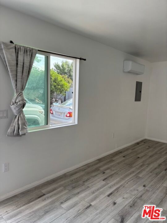 3673 3rd Avenue, Los Angeles CA: https://media.crmls.org/mediaz/372f7551-636d-4b1f-ad44-07d39770b8a1.jpg