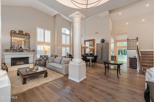 48 Golden Glen Drive, Simi Valley CA: https://media.crmls.org/mediaz/3730236d-4bc3-43eb-a734-d8a1a5fcbfcc.jpg