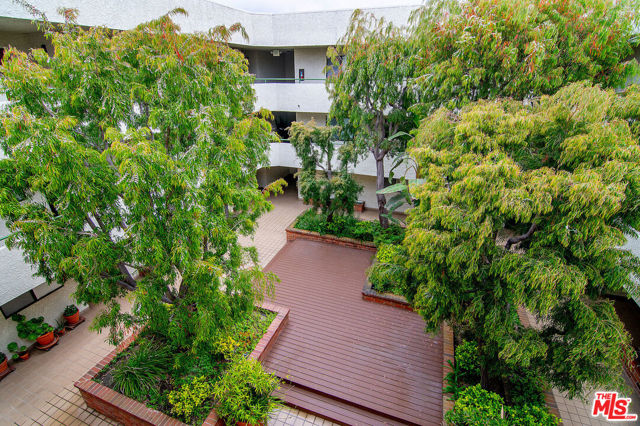 3544 S Centinela Avenue, Los Angeles CA: https://media.crmls.org/mediaz/37306f2a-6b6a-406c-965b-4352574c1a89.jpg