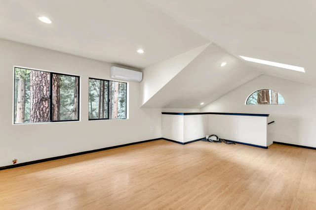 53962 Marian View Drive, Idyllwild CA: https://media.crmls.org/mediaz/3730ab07-c1c8-4a5d-a238-fdc9de909935.jpg