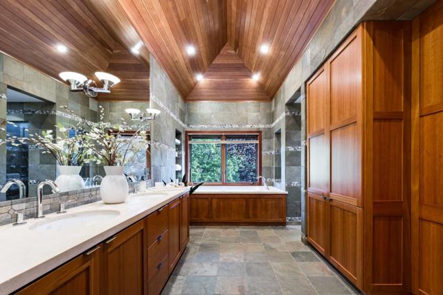 140 Farm Road, Woodside CA: https://media.crmls.org/mediaz/37313f6a-c70a-440d-8037-997283b1846e.jpg