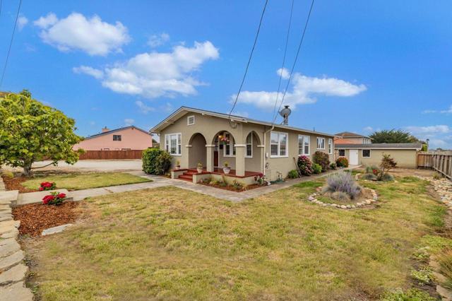 1490 Cabrillo Highway, Half Moon Bay CA: https://media.crmls.org/mediaz/37314cd7-9686-438f-a55d-1319294810a1.jpg