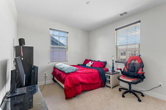 9850 Bobcat Court, Gilroy CA: https://media.crmls.org/mediaz/3731dfc1-76a8-4c92-be71-96b35097594c.jpg