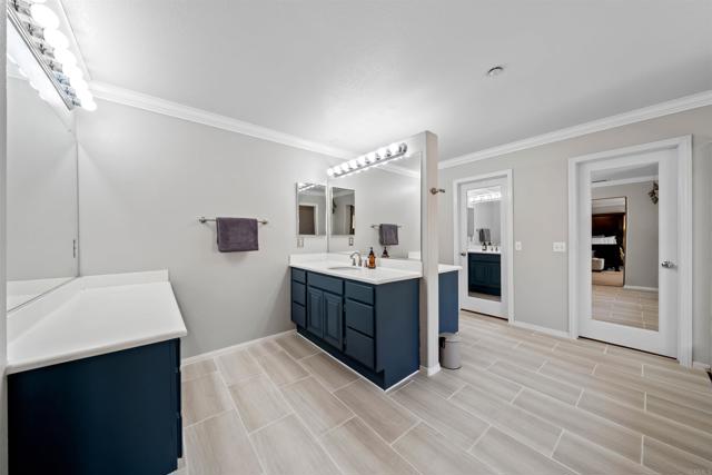 1312 Summer Ct, Vista CA: https://media.crmls.org/mediaz/3731f2ac-a12b-420f-9911-5859fb9522eb.jpg
