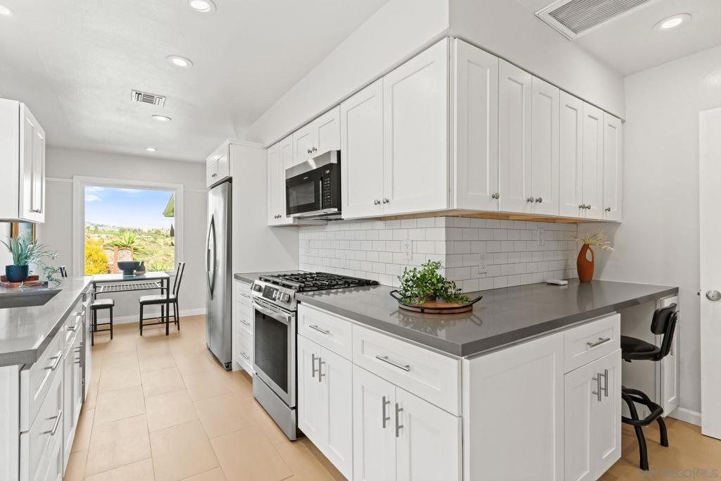 4662 Lucille Dr - photo 6