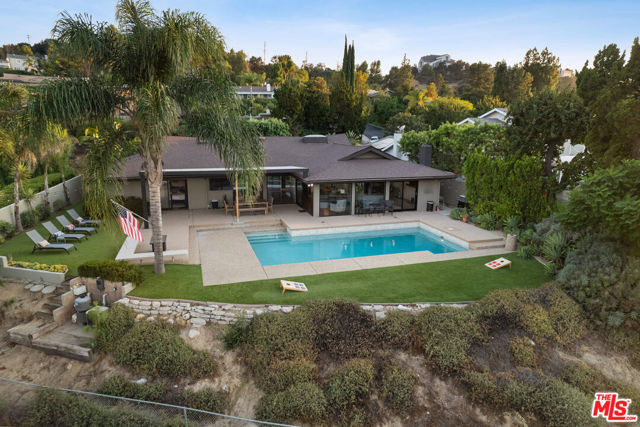3235 Steven Drive, Encino CA: https://media.crmls.org/mediaz/3731fb34-5654-4370-8705-cac5cee91f5e.jpg