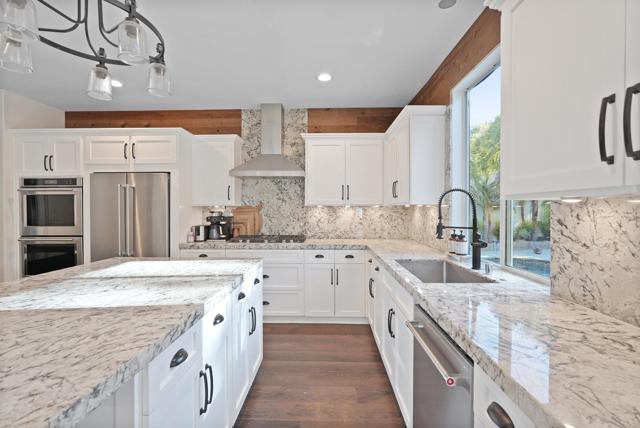 Detail Gallery Image 17 of 72 For 25351 Forest St, Corona,  CA 92883 - 5 Beds | 5 Baths