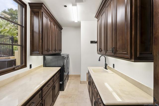 18233 Via Ambiente, Rancho Santa Fe CA: https://media.crmls.org/mediaz/373339f4-9eb8-40a1-a118-895985134c10.jpg