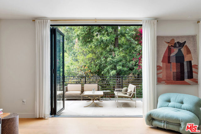 12220 Benmore Terrace, Los Angeles CA: https://media.crmls.org/mediaz/373366b7-f38c-4a9b-9784-a40a02d2a9d2.jpg