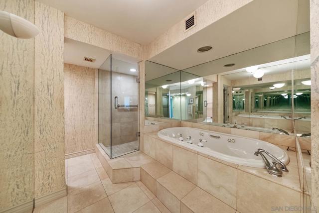 1780 Avenida Del Mundo, Coronado CA: https://media.crmls.org/mediaz/3734bfa2-313d-4f5e-9e5e-56181bd46038.jpg