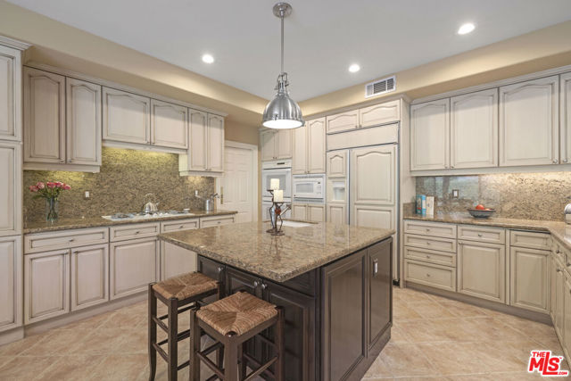 3432 Daniella Court, Calabasas CA: https://media.crmls.org/mediaz/37350637-6981-4ed8-9a50-2556e4871699.jpg