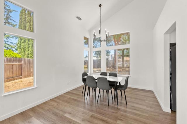 6431 Canyon Creek Way, Elk Grove CA: https://media.crmls.org/mediaz/3735b7cf-b945-4fff-a6a4-9a0e9b36aaf6.jpg