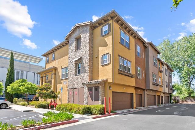 483 Rialto, San Jose CA: https://media.crmls.org/mediaz/3735d1ac-1b3e-4167-b2ab-5a553c5abd0a.jpg