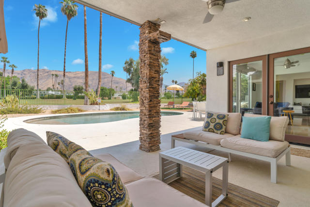 2598 S Camino Real, Palm Springs CA: https://media.crmls.org/mediaz/3735f954-dd62-462f-98b5-947a4346dbf2.jpg