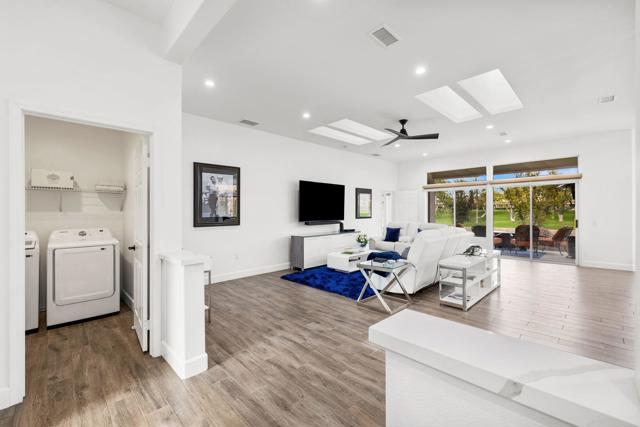 78420 Willowrich Drive, Palm Desert CA: https://media.crmls.org/mediaz/373601a7-9f35-48cc-8da9-d11790785bc9.jpg