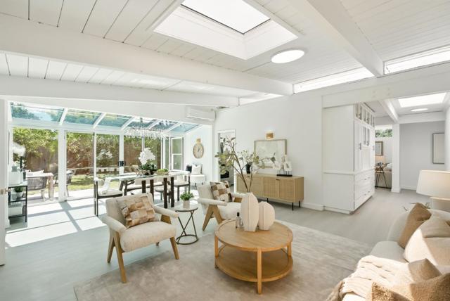 747 De Soto Drive, Palo Alto CA: https://media.crmls.org/mediaz/37363861-63a2-403f-90e7-392f77aa79d0.jpg