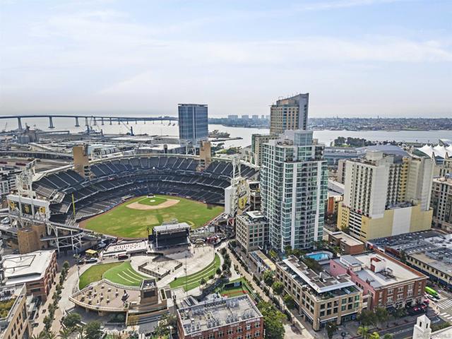 325 7Th Ave, San Diego CA: https://media.crmls.org/mediaz/37363bbc-c5c1-46b2-b5f3-65e7f3d02286.jpg