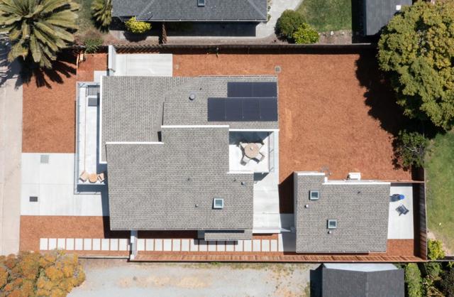 355 30th Avenue, Santa Cruz CA: https://media.crmls.org/mediaz/373656bc-42c1-4beb-9581-e7d79aa664b5.jpg