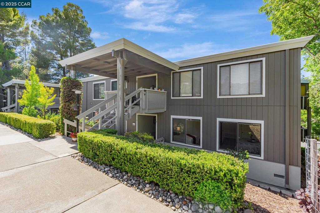 2900 Tice Creek Dr #8