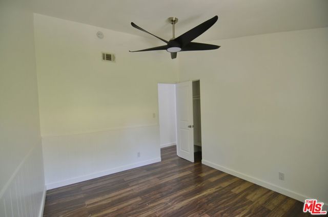9342 Debra Avenue, North Hills CA: https://media.crmls.org/mediaz/37374a6c-be5f-4440-b36e-3b6cc334e188.jpg