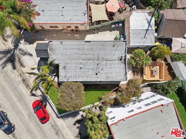 2353 Lucerne Avenue, Los Angeles CA: https://media.crmls.org/mediaz/37375267-41b1-4514-8579-b03c4284dddf.jpg