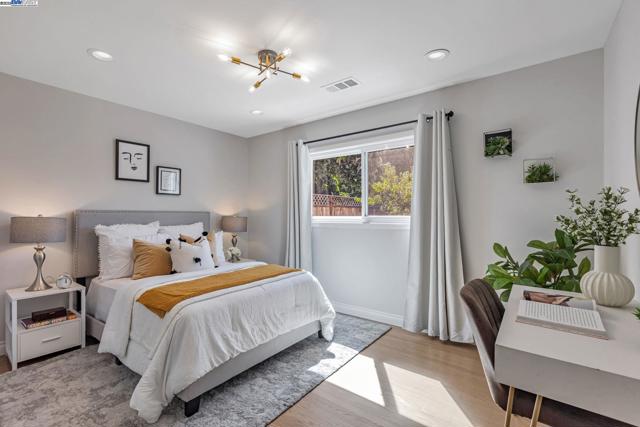 581 Kirk Ave, Sunnyvale CA: https://media.crmls.org/mediaz/3737bb2a-da5f-4b66-8747-7ff2bb78c3bb.jpg