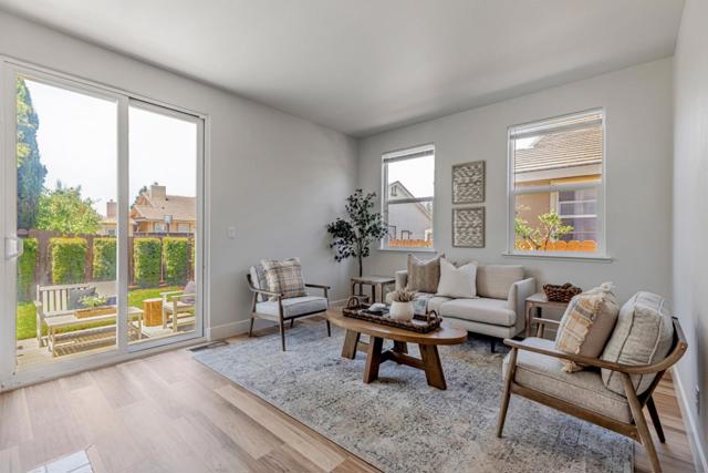 864 Powell, Hollister CA: https://media.crmls.org/mediaz/37391521-e1a4-4579-9977-33f9773d6e77.jpg