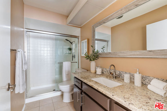 3961 Via Marisol, Los Angeles CA: https://media.crmls.org/mediaz/37398eb9-355c-49a1-a705-d1a71edd570a.jpg