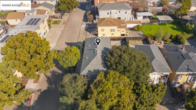 704 17th, Oakland, California 94606-2932, ,Multi-Family,For Sale,17th,41083504