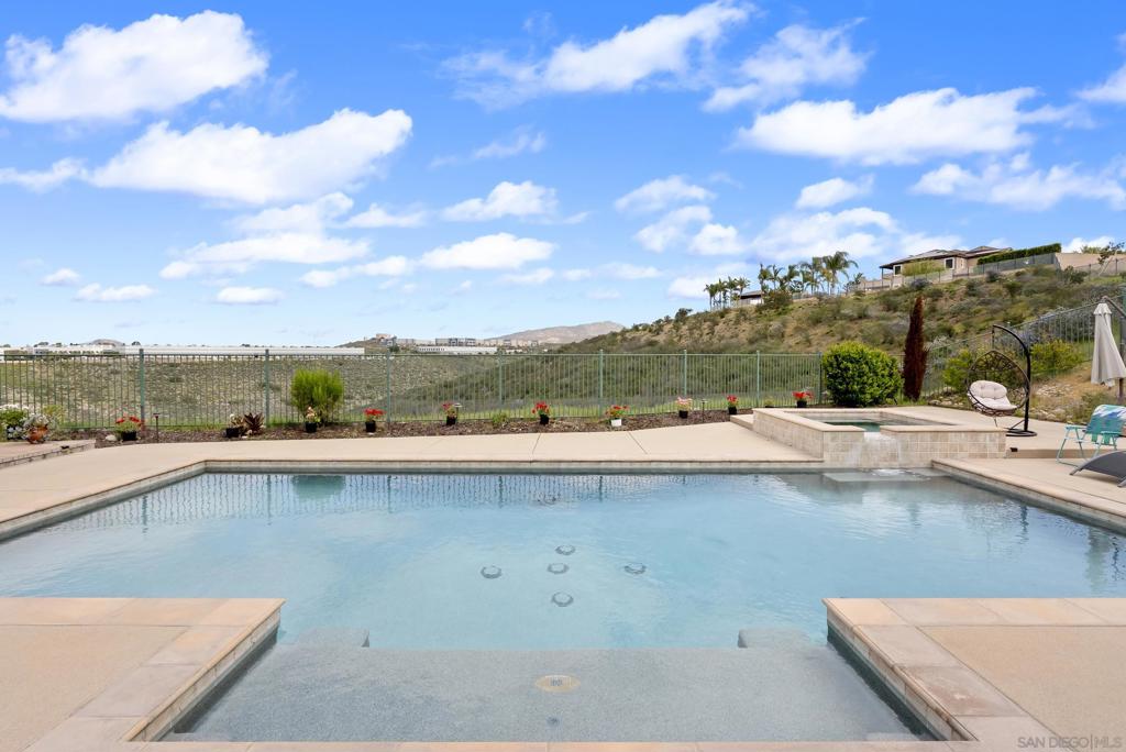 MLS #250032415SD img 47