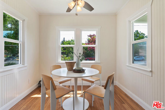 913 N Clybourn Avenue, Burbank CA: https://media.crmls.org/mediaz/373b4674-c9fe-460d-87ba-7cd7a5beaf5d.jpg