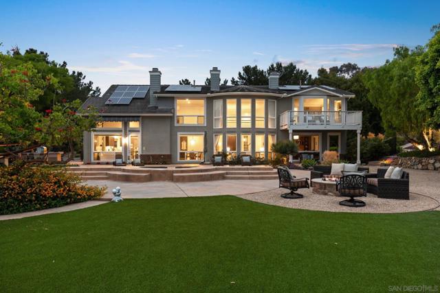 521 Latigo Row, Encinitas CA: https://media.crmls.org/mediaz/373b96e8-a58a-4642-8954-4184959f83f9.jpg