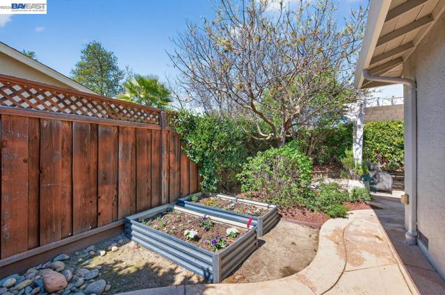 4127 Alvarado St, Pleasanton CA: https://media.crmls.org/mediaz/373c0787-ab4d-495e-89a7-7a6e61cafa02.jpg