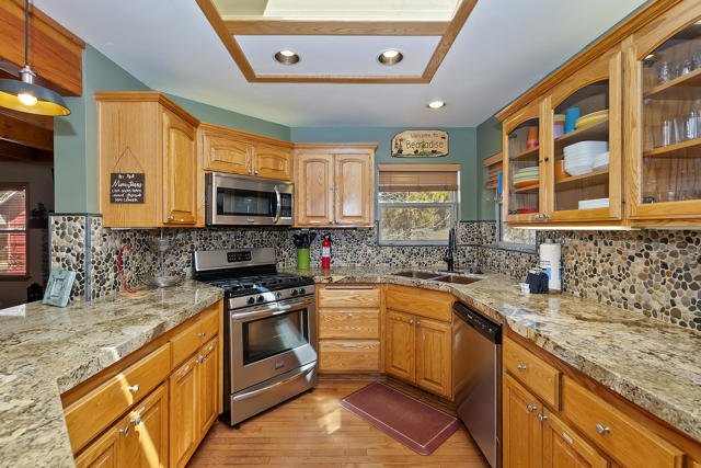 387 Wren Drive, Big Bear CA: https://media.crmls.org/mediaz/373c0828-5cd9-4d99-90ab-97cf62e5d512.jpg