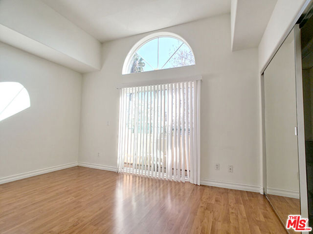 821 S Gramercy Place, Los Angeles CA: https://media.crmls.org/mediaz/373cae4d-6071-404b-89c9-55d50747307e.jpg