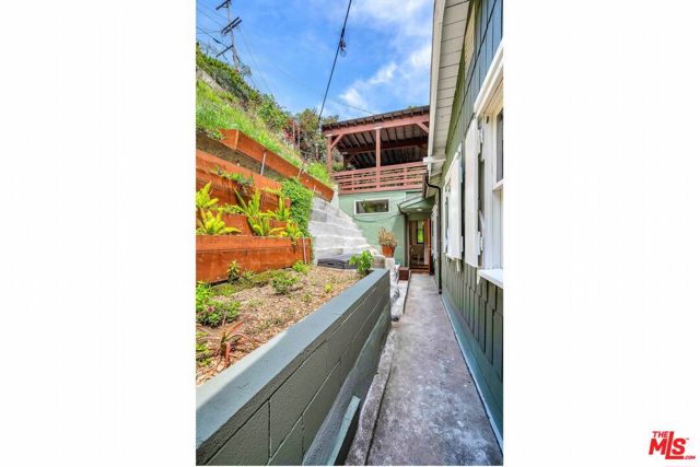 8181 Gould Avenue, Los Angeles CA: https://media.crmls.org/mediaz/373d3698-a804-47d9-835e-05463f1645c7.jpg