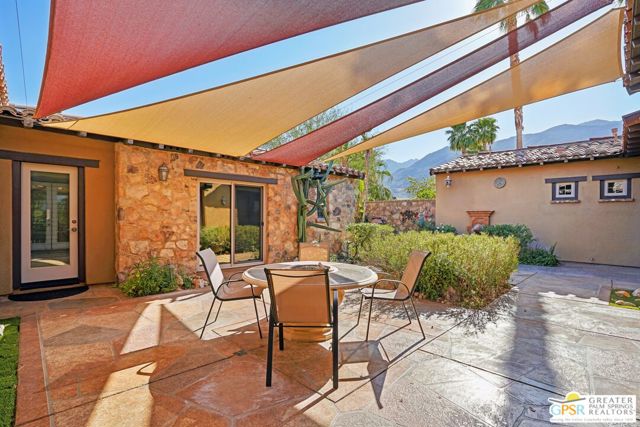 1070 Bella Vista, Palm Springs CA: https://media.crmls.org/mediaz/373dc8b2-0eac-4531-8af6-5a258f906546.jpg