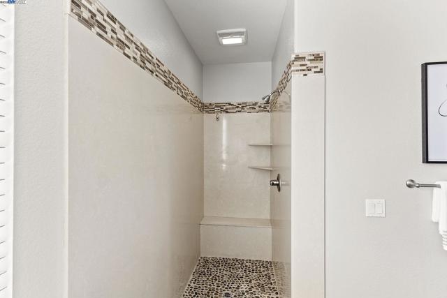 Image 23 of 42 For 6672 Adare Ln